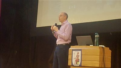 طب قصر العيني تناقش تحديات مهنة الطبيب في ظل الذكاء الاصطناعي (صور)