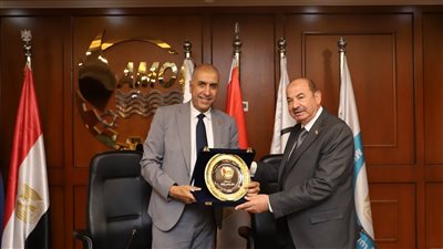 بروتوكول تعاون لشركة الصرف الصحي بالإسكندرية لتعزيز جهود معالجة مياه المصانع