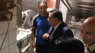 محافظ الدقهلية يجري جولة صباحية مفاجئة على المخابز بطلخا (صور)