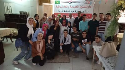 أطفال منتدى الشرقية يزورون نزلاء دار المسنين بقرية الغار 