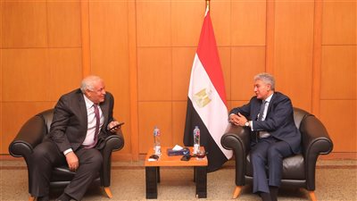 وزير السياحة والآثار يلتقي محافظ الوادي الجديد لتعزيز تنشيط الحركة السياحية بالمحافظة