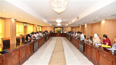 محافظ الفيوم يطالب بسرعة استصدار قرارات لهدم المنشآت الآيلة للسقوط