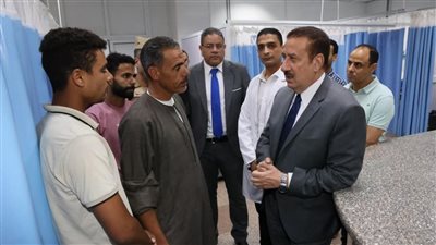 محافظ المنوفية يزور مصابي حادث الإقليمي بمستشفى الجراحات المتخصصة