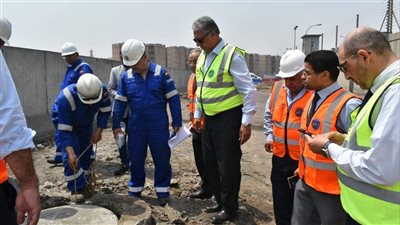 البترول تراقب منظومة الصرف الصناعي بمنطقة مسطرد