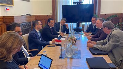 وزير الاستثمار يلتقي مسئولي 5 شركات تشيكية كبرى لتعزيز التعاون