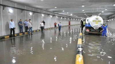 محافظ الشرقية يتابع أعمال سحب مياه الأمطار بنفق عرابي 