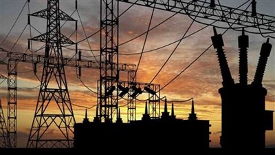 كهرباء الأقصر تعلن عودة التيار الكهربائي إلى منازل إسنا بعد إصلاح عطل فني مفاجئ