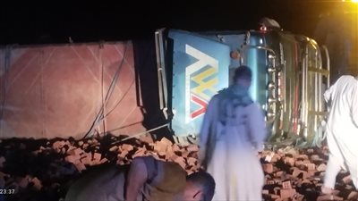 ارتفاع عدد ضحايا انقلاب سيارة محملة بالطوب بالمنيا إلى 3 وفيات و4 مصابين