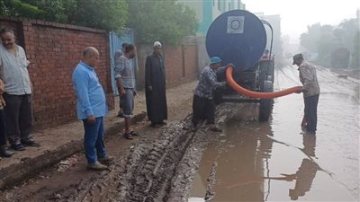 استمرار شفط مياه الأمطار من شوارع ميت غمر في الدقهلية (صور) 