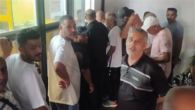 أعضاء نادي الإسماعيلي يوقعون استمارات لسحب الثقة من مجلس ابو الحسن  (صور) 