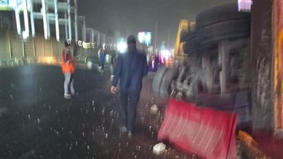 10 صور ترصد حادث دهس تريلا 7 سيارات بدائري المعادي وشاهد عيان يروي ما حدث