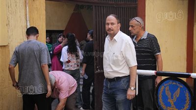 الثانوية العامة 2025، تفتيش الطلاب بالعصا الإلكترونية قبل دخول اللجان (فيديو وصور)