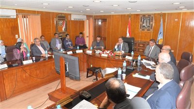 المجلس الإقليمي للصحة بأسيوط: توزيع الأطباء حديثي التخرج بشكل عادل وتحفيزهم 