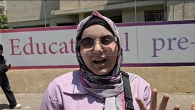 طلاب الثانوية العامة بالدقي عن امتحان الجغرافيا: حلو لكن فيه أفكار صعبة (فيديو) 