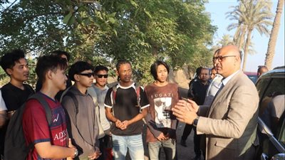 محافظ القليوبية يلتقي عددا من السائحين خلال جولته بالقناطر الخيرية