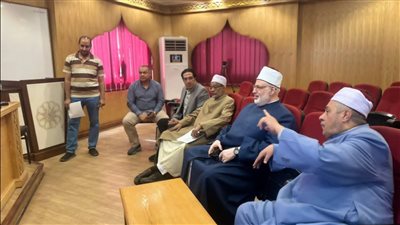 وكيل الأزهر ورئيس القطاع يتابعان امتحانات الثانوية من غرفة العمليات: استقرار والتزام من الطلاب 