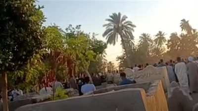 أهالي المنيا يشيعون جثامين 3 أطفال لقوا مقتلهم على يد والدهم (صور)