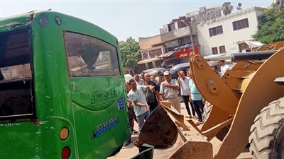 الصور الأولى لحادث دهس أتوبيس 4 أشخاص في ميت غمر بالدقهلية 
