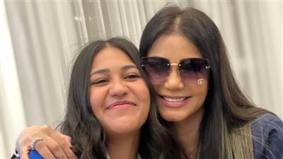 أجمل يوم في عمري.. إيناس عزالدين تحتفل بتخرج ابنتها نغم 