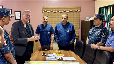 وزير البترول يتفقد غرفة عمليات حادث البارج البحري ويتابع عمليات البحث على المفقودين الثلاثة