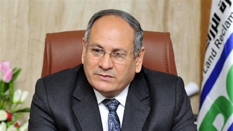 الدكتور عادل عبد