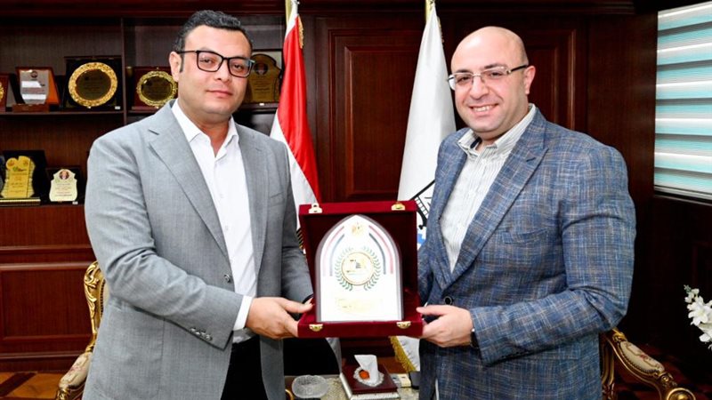 شريف الشربيني ومحافظ