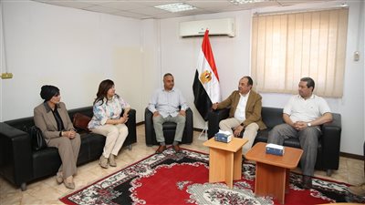 وزير قطاع الأعمال العام يبدأ زيارة تفقدية لشركة دمياط للغزل والنسيج 