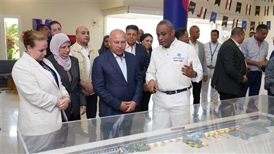 كامل الوزير يتفقد ثلاثة مصانع بالسادس من أكتوبر في قطاعات المستلزمات الطبية والصناعات الغذائية والمعدات الهندسية