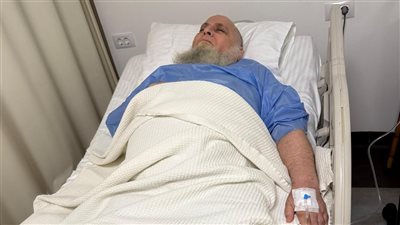 نقل والد إبراهيم فايق للمستشفى، والإعلامي يطلب الدعاء له 