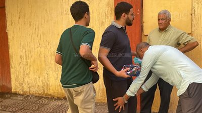 الثانوية العامة 2025، تفتيش الطلاب بالعصا الإلكترونية قبل دخول اللجان (فيديو وصور)