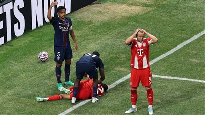 بعد الإصابة المروعة، الكشف عن مدة غياب جمال موسيالا عن بايرن ميونخ 