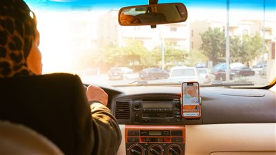 دراسة حديثة: دور كبير لمنصات النقل الذكي في توفير دخل مرن لكل الفئات العمرية