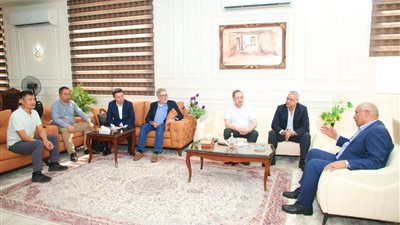 لبدء تنفيذ مجمع إنتاج حامض الفسفوريك، محافظ الوادي الجديد يستقبل رئيس 