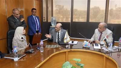 وزير الكهرباء يتفقد هيئة المواد النووية ويستعرض مشروعات العمل الحالية