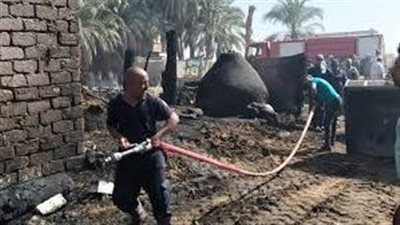 حريق ضخم يلتهم 4 حظائر ماشية في أبوتيج بأسيوط