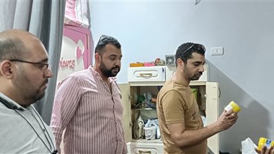 الصحة: إغلاق منشأتين طبيتين غير مرخصتين وضبط منتحلي صفة طبيب في الجيزة وسوهاج