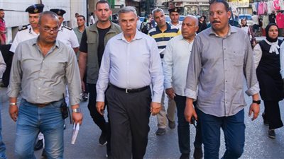 محافظ الإسكندرية يتفقد مستوى الخدمات المقدمة للمواطنين بأحياء وسط والجمرك (صور)