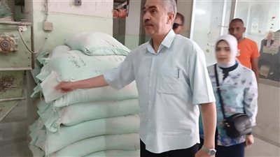 وكيل تموين الإسكندرية يتفقد مطاحن الدقيق بالمحافظة 