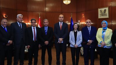 رئيس جامعة دمنهور يفتتح فعاليات ملتقى التوظيف الثاني لكلية الطب البيطري (صور)