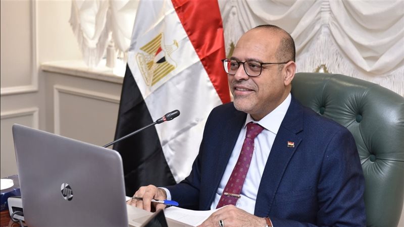 وزير العمل 
