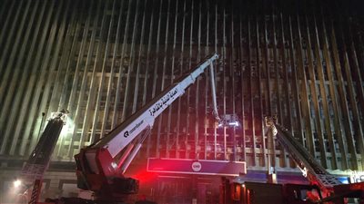 بعد مرور أكثر من 8 ساعات، مشاهد جديدة فجر اليوم لحريق سنترال رمسيس (صور)