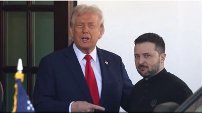 فرقتهما الحرب واجتمعا على امرأة، زيلينسكي يتخذ 