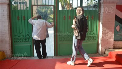 بدء توافد طلاب الثانوية العامة لأداء امتحان الديناميكا (صور)