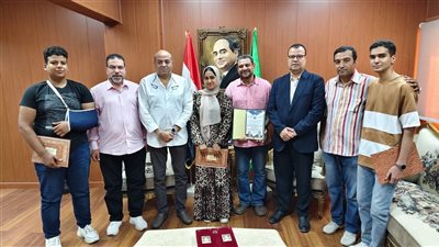 مدير التعليم بالدقهلية يكرم الفائزين بالمركز الأول في مسابقة التقرير الصحفي المصور (صور)