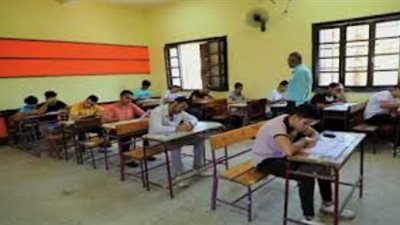 طلاب الثانوية العامة 2025 يؤدون اليوم امتحان مواد الأحياء والإحصاء والرياضيات التطبيقية 