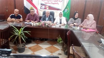 مدير مديرية التعليم بالإسماعيلية يتابع امتحانات الثانوية العامة من داخل غرفة العمليات 