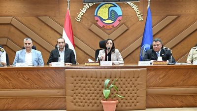 محافظ البحيرة يعقد اجتماعًا موسعًا لمتابعة استعدادات انتخابات الشيوخ (صور)