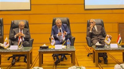 بحوث الإسكان يناقش تخطيط وتنفيذ مشروعات الساحل الشمالي والتغيرات المناخية