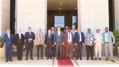 وزير الزراعة يبحث مع وفد برلماني ناميبي تعزيز التعاون بين البلدين