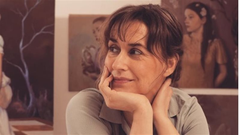 الفنانة التشكيلية